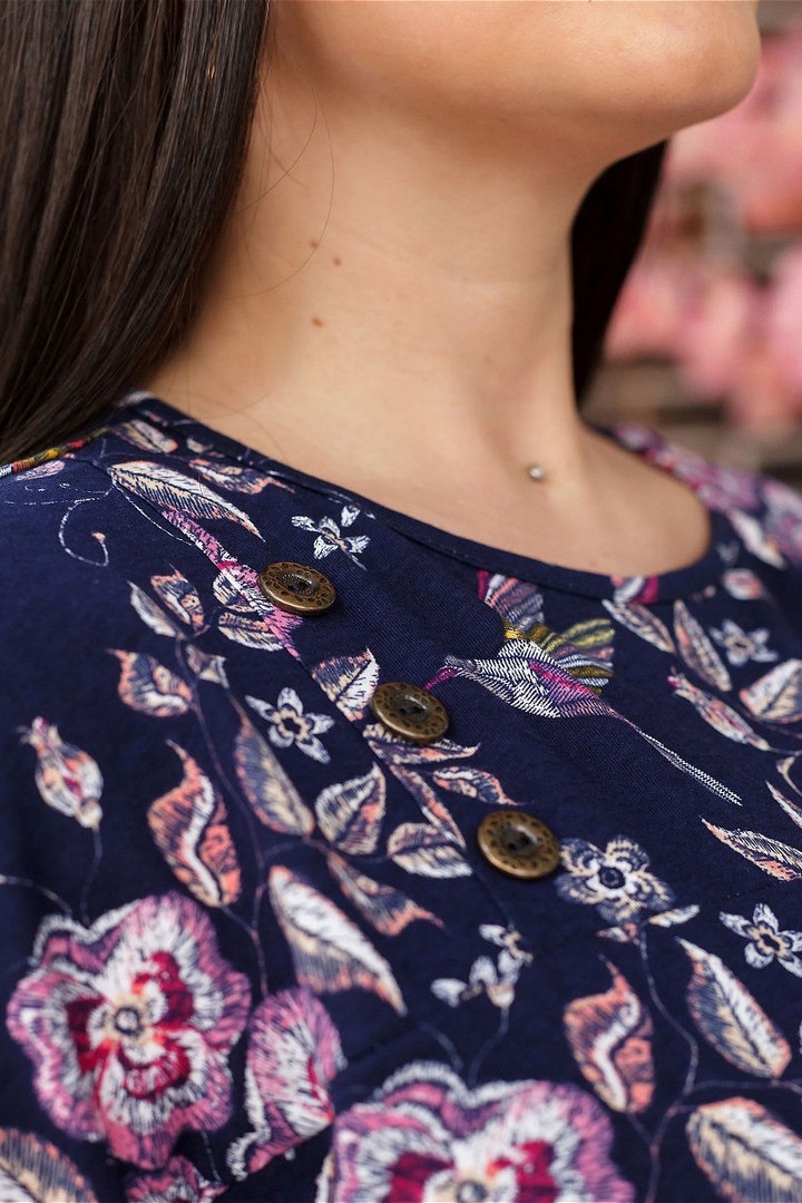 Фото товара 19516, темно-синее платье люсия с розовыми цветами